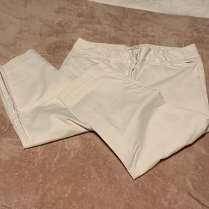 Loft size 8 petite Capri pants front & back pockets zipper clasp button closure